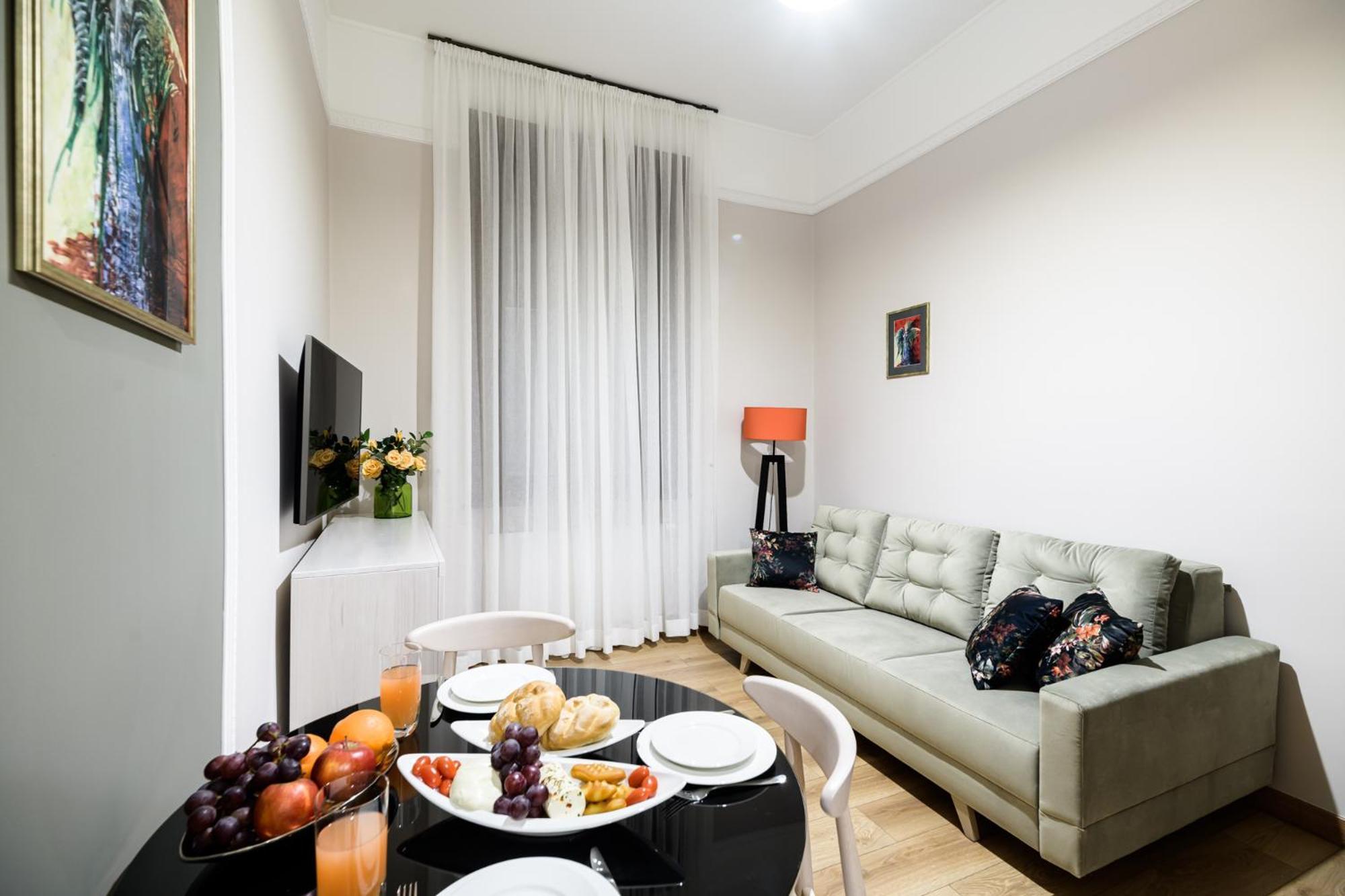Old Town Ac Apartments Main Raiway Station Krakau Exterior foto